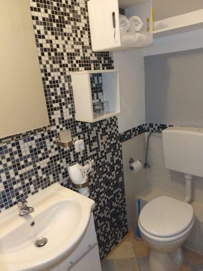 Hotel Garni "Adria" Windhagen Luaran gambar